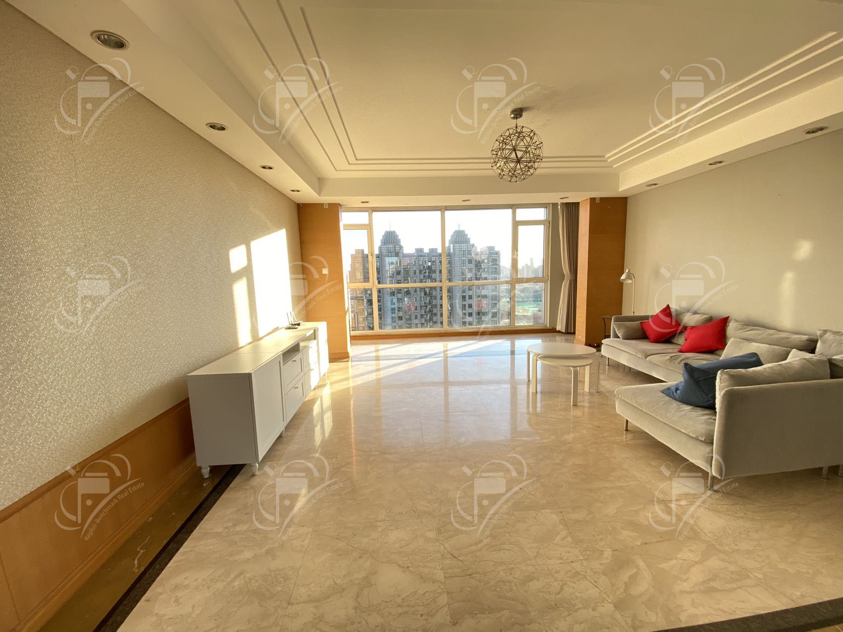 Oceanwide Int`l Apartments